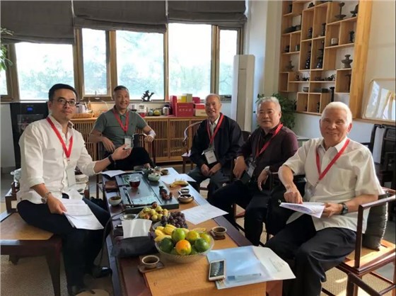 由左向右依次為王春龍先生、常志剛先生、王錦燧先生、徐華先生、任元會先生